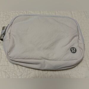 Lululemon Everywhere Belt Bag